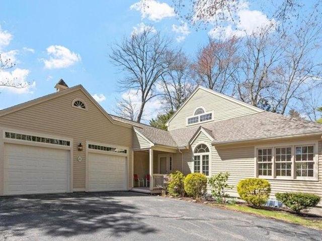 condo with 2 bedroom, Stratham NH DS104295407