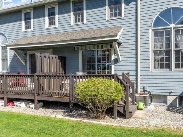 condo with 2 bedroom, Sturbridge MA ES105257501