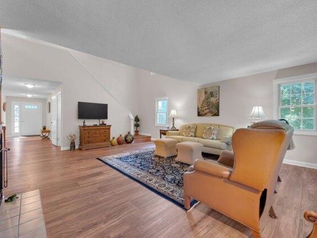 condo with 2 bedroom, Sturbridge MA ES105341074