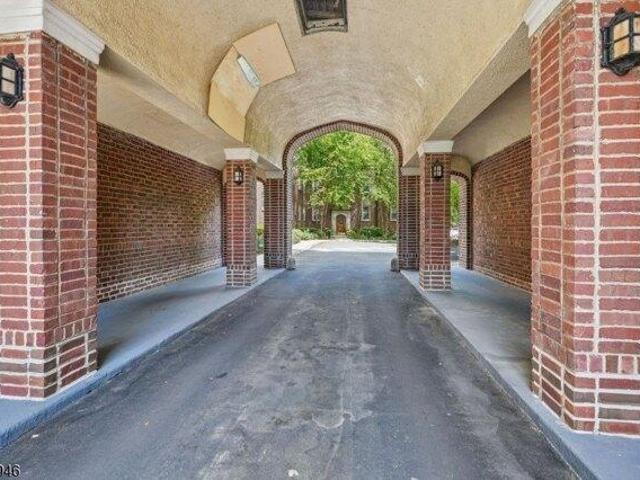 condo with 2 bedroom, Summit NJ ES105277004