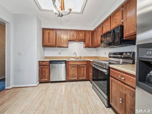 condo with 3 bedroom, Torrington CT ES104296078