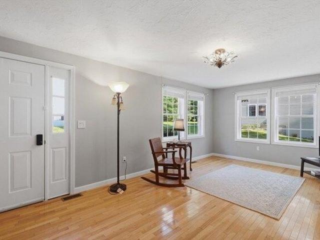 condo with 3 bedroom, Townsend MA ES105351612