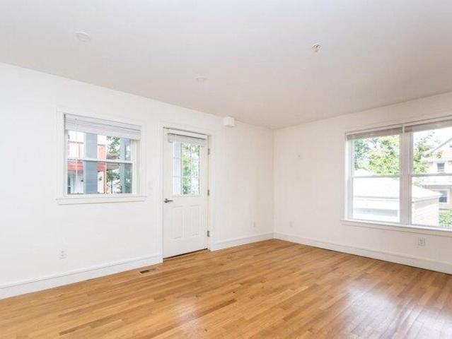 condo with 3 bedroom, Waltham MA ES105475103