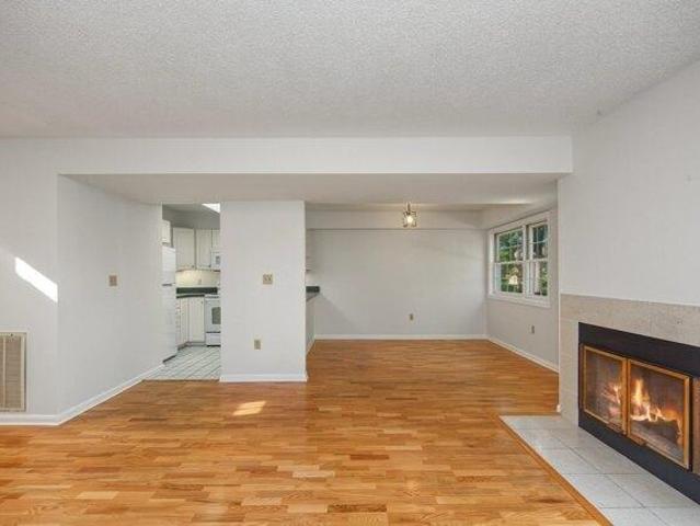 condo with 3 bedroom, Walpole MA ES105511034