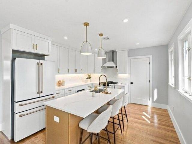 condo with 3 bedroom, Watertown MA ES105438290