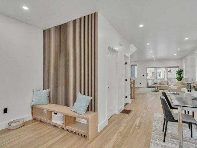 condo with 3 bedroom, Watertown MA ES105536375