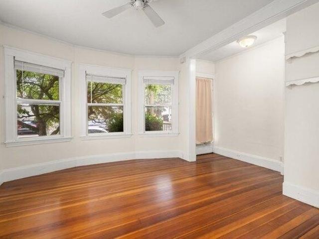 condo with 3 bedroom, Watertown MA ES105831438