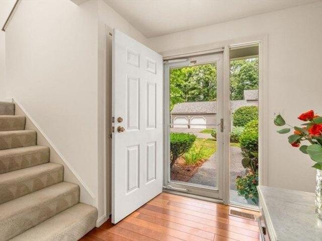 condo with 3 bedroom, Wayland MA ES105515583