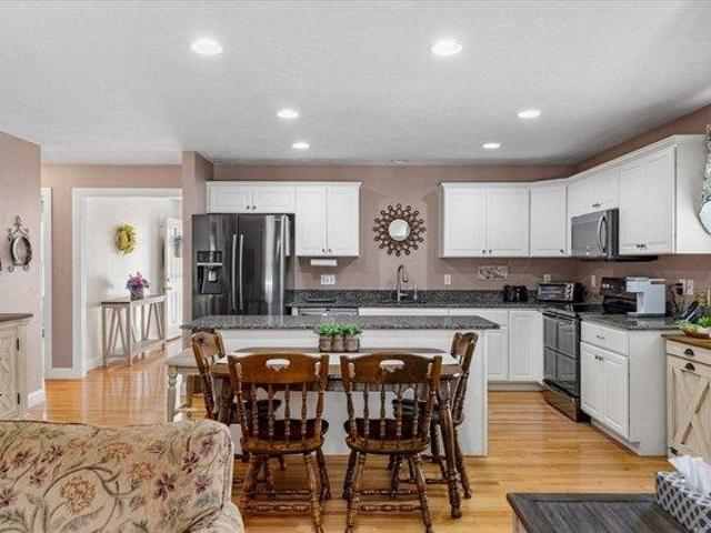 condo with 3 bedroom, West Boylston MA ES105258872