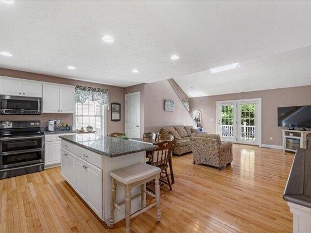 condo with 3 bedroom, West Boylston MA ES105365553