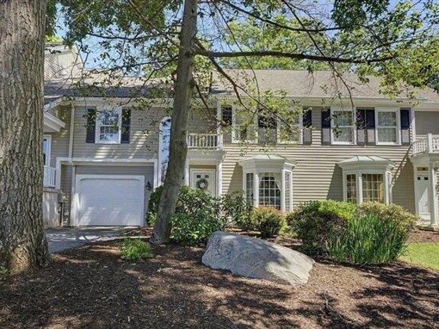 condo with 3 bedroom, West Springfield MA ES104262936