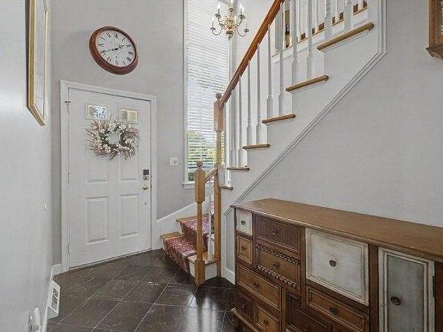 condo with 3 bedroom, West Springfield MA ES105257766