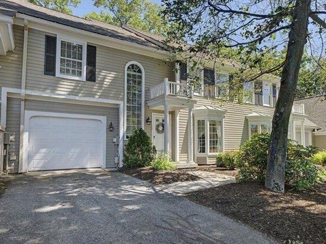 condo with 3 bedroom, West Springfield MA ES105341402