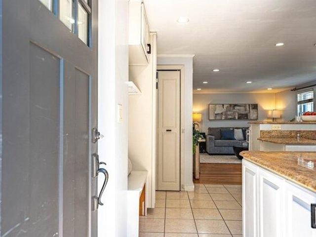 condo with 3 bedroom, Winchester MA ES105612670