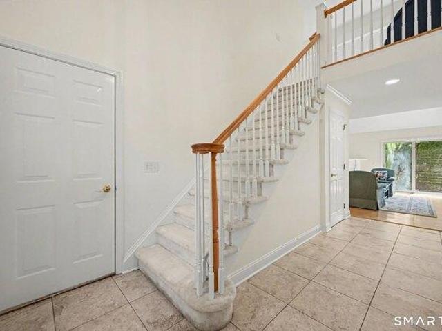 condo with 3 bedroom, Wilton CT ES105440388