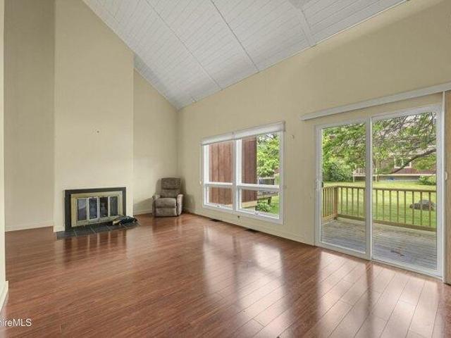 condo with 3 bedroom, Williamstown MA ES104650425