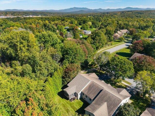 condo with 3 bedroom, Williston VT ES105752301