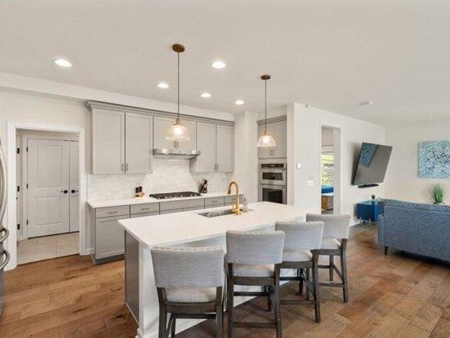 condo with 3 bedroom, Woburn MA ES105553052