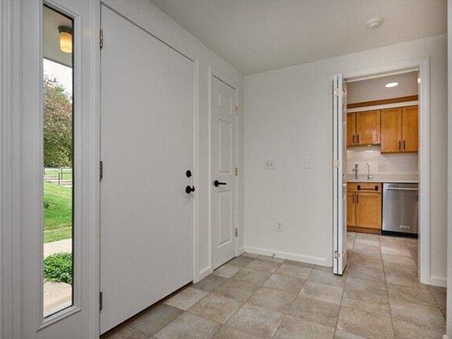 condo with 3 bedroom, Amherst MA ES104405999