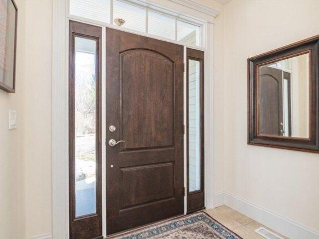 condo with 3 bedroom, Amherst MA ES105400112
