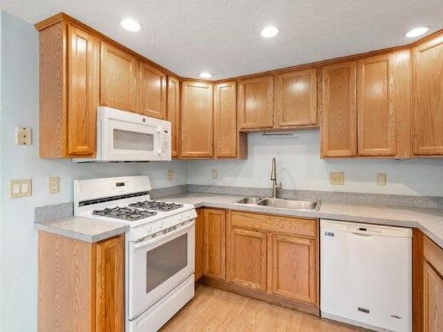condo with 3 bedroom, Ashland MA ES105513757