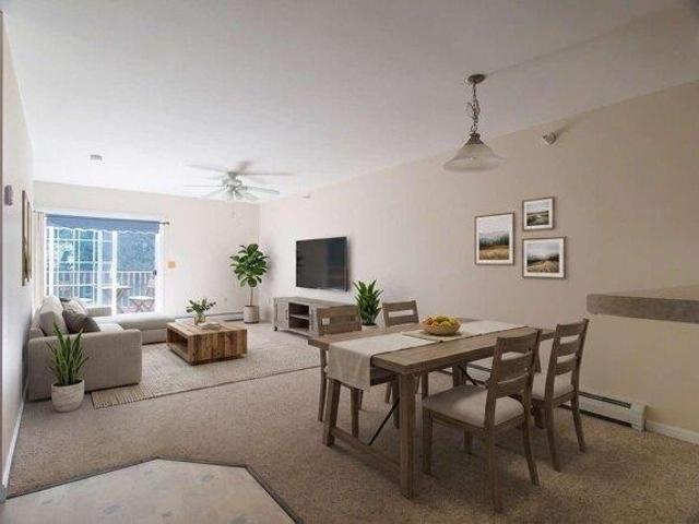 condo with 3 bedroom, Barre VT ES105424045