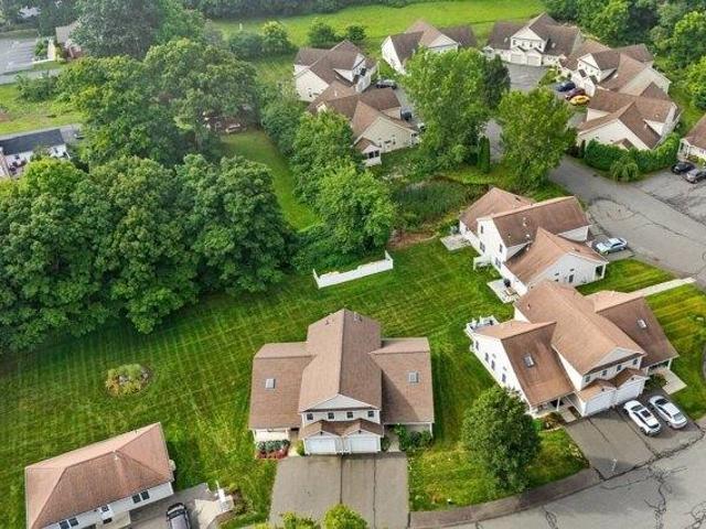 condo with 3 bedroom, Belchertown MA ES105512351