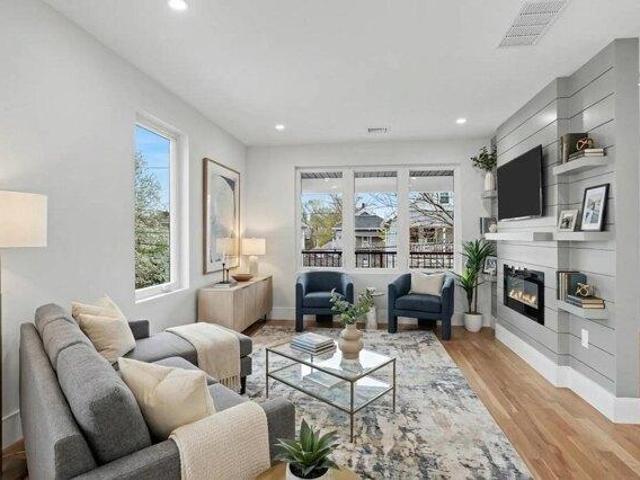 condo with 3 bedroom, Belmont MA ES105536098