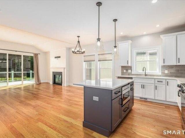 condo with 3 bedroom, Bethel CT ES105439204