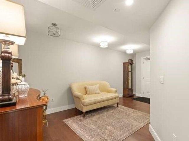 condo with 3 bedroom, Beverly MA ES105612461