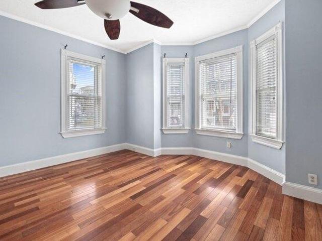 condo with 3 bedroom, Boston MA ES105400835