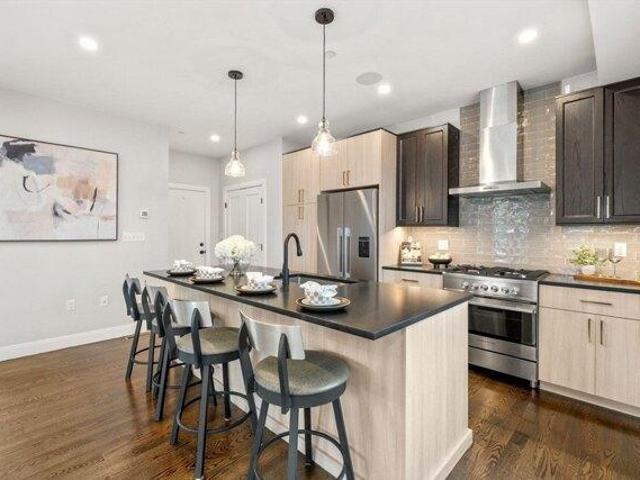 condo with 3 bedroom, Boston MA ES105401821