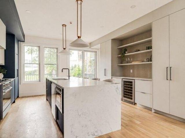 condo with 3 bedroom, Boston MA ES105575479