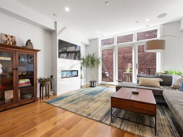 condo with 3 bedroom, Boston MA ES105614013