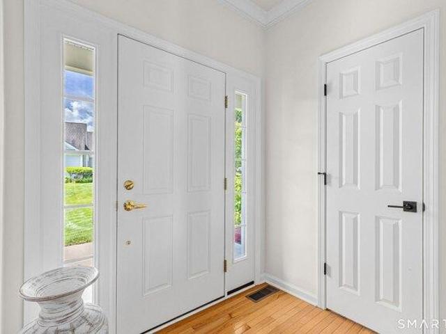 condo with 3 bedroom, Bloomfield CT ES104477264