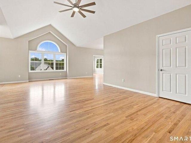 condo with 3 bedroom, Bloomfield CT ES105427364