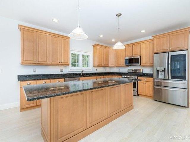 condo with 3 bedroom, Bloomfield CT ES105632179