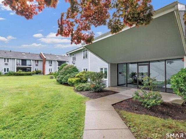 condo with 3 bedroom, Branford CT ES105591085