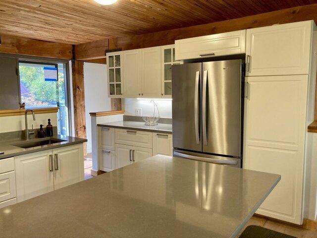 condo with 3 bedroom, Burlington VT ES104570204