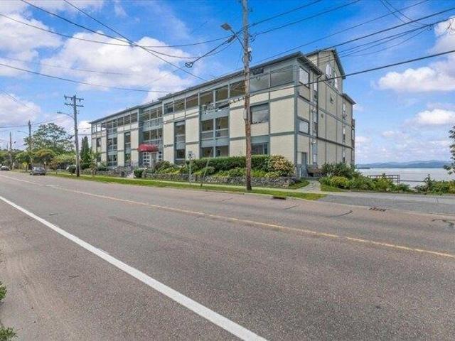 condo with 3 bedroom, Burlington VT ES105315417