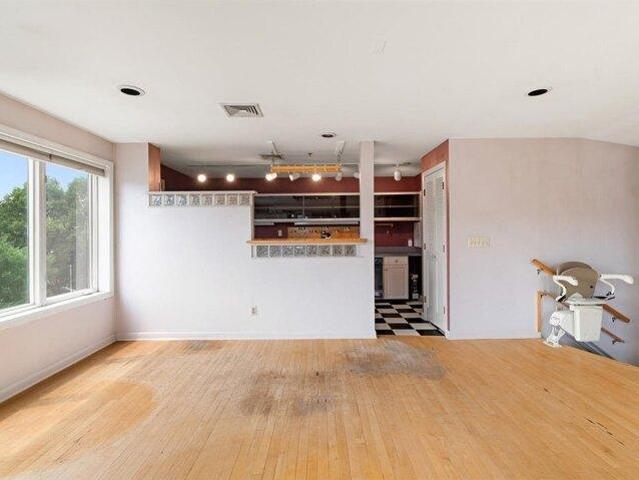 condo with 3 bedroom, Burlington VT ES105477911
