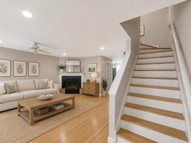 condo with 3 bedroom, Canton MA ES105439532