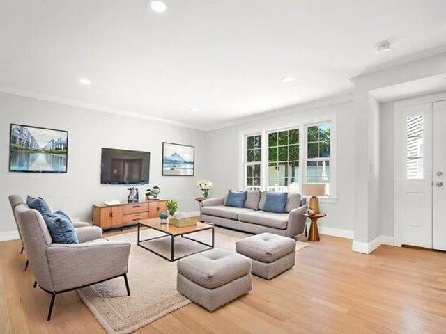 condo with 3 bedroom, Canton MA ES105560106