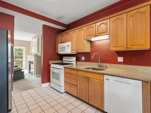 condo with 3 bedroom, Canton MA ES105650637