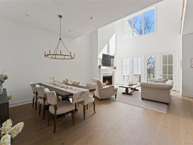 condo with 3 bedroom, Chappaqua NY ES105319583
