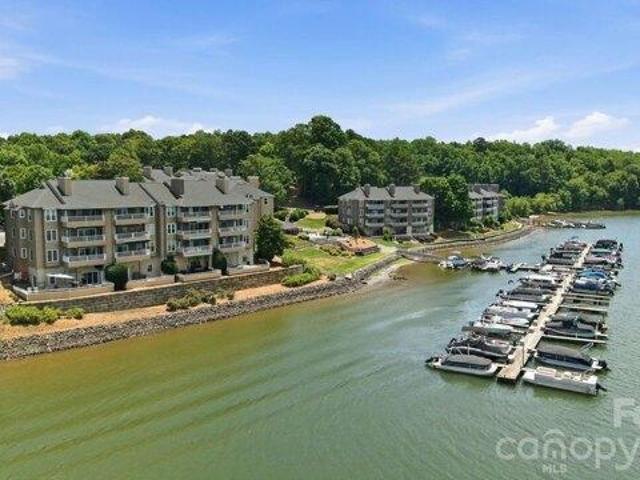 condo with 3 bedroom, Charlotte NC ES104907776
