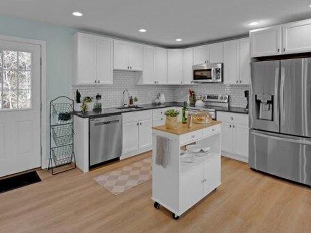 condo with 3 bedroom, Charlton MA ES103495386