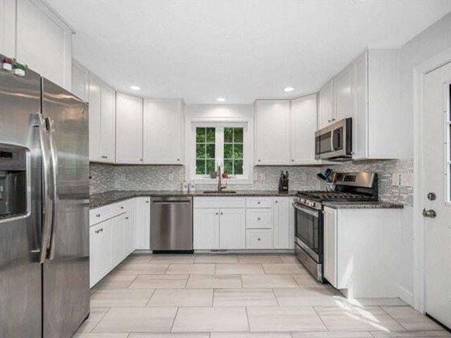 condo with 3 bedroom, Chelmsford MA ES104329781