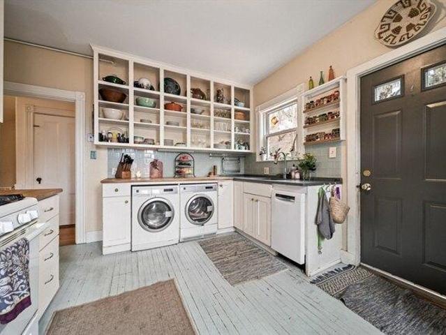 condo with 3 bedroom, Chelsea MA ES104480421