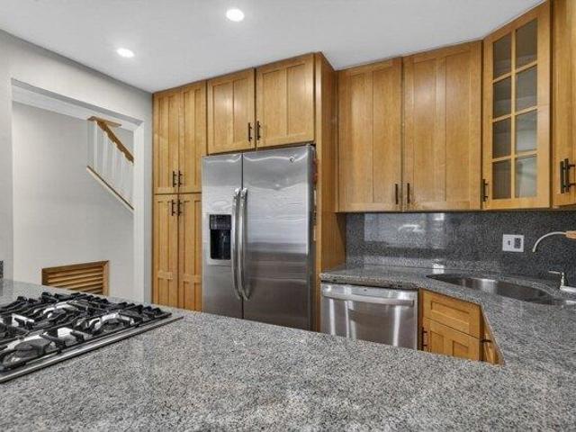 condo with 3 bedroom, Chelsea MA ES105401237